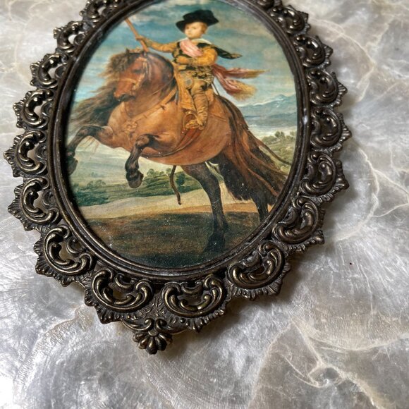 Vintage Filigree Oval Brass Metal Miniature Photo Frame Victorian Style Italy - Picture 4 of 8